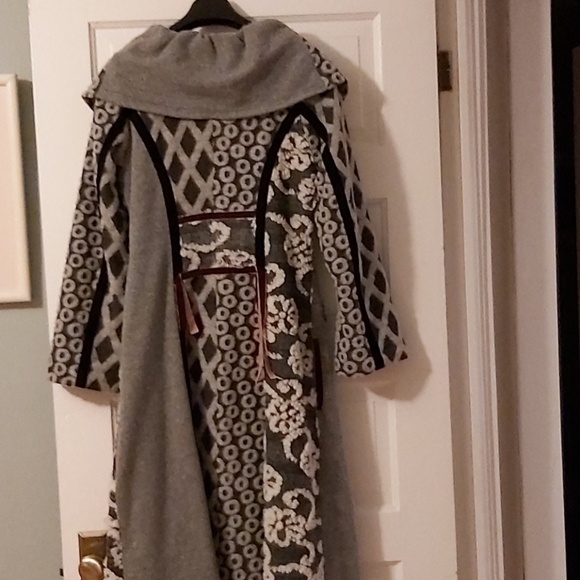 Coat - Picture 2 of 2